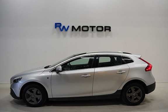 Volvo V40 Cross Country 3 of 5