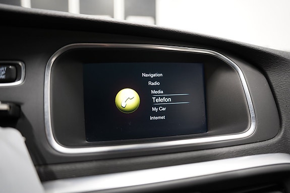 Volvo V40 Cross Country 19 of 23