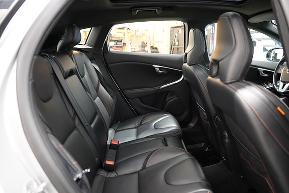 Volvo V40 Cross Country 22 of 23