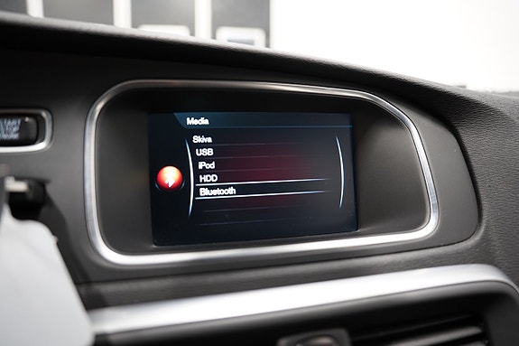 Volvo V40 Cross Country 18 of 23