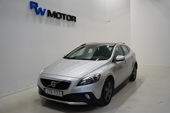 Volvo V40 Cross Country 2 of 5