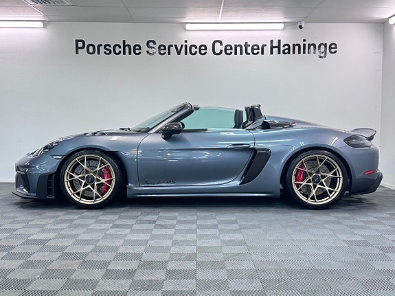 Porsche 718 4 of 5