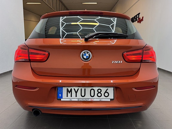 BMW 118i 6 of 20
