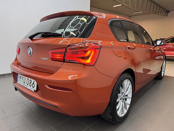 BMW 118i 3 of 20