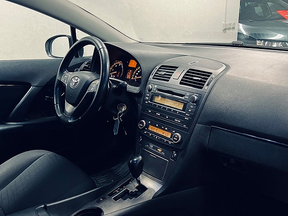 Toyota Avensis 11 of 20