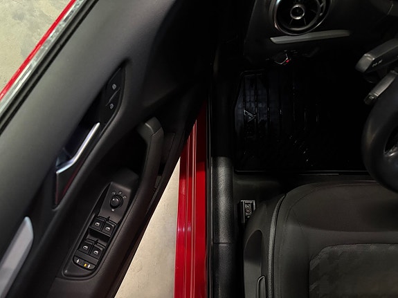 Audi A3 8 of 15