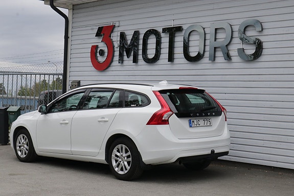 Volvo V60 4 of 5