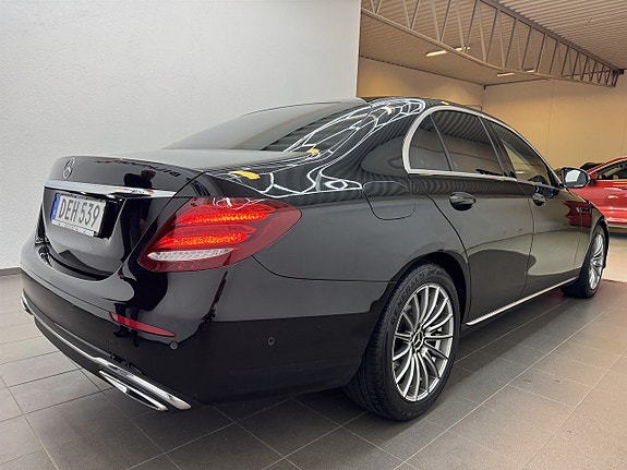 Mercedes-Benz E220 d 3 of 5