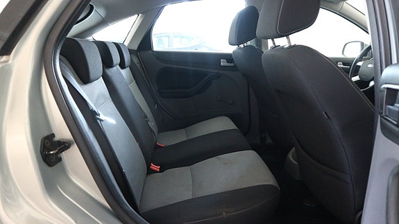 Ford Focus 8 of 18