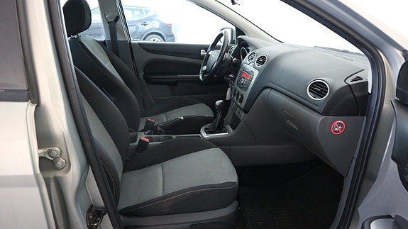 Ford Focus 9 of 18