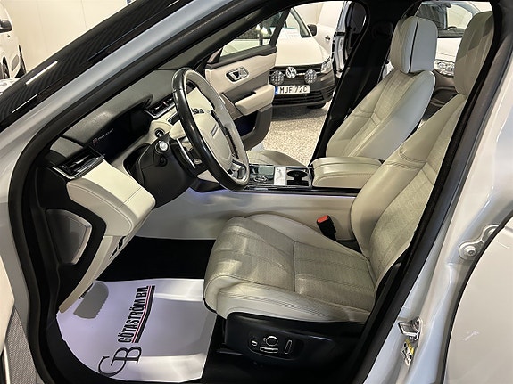 Land Rover Range Rover Velar 10 of 26