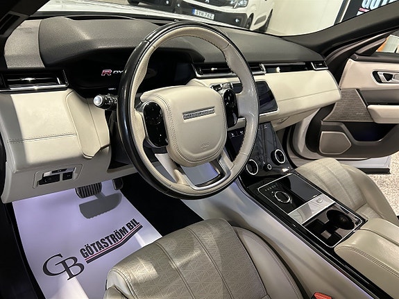 Land Rover Range Rover Velar 11 of 26