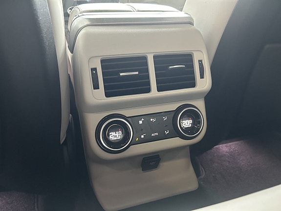 Land Rover Range Rover Velar 25 of 26