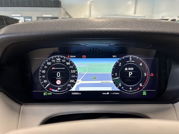 Land Rover Range Rover Velar 22 of 26