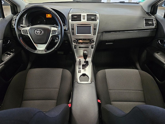 Toyota Avensis 7 of 16