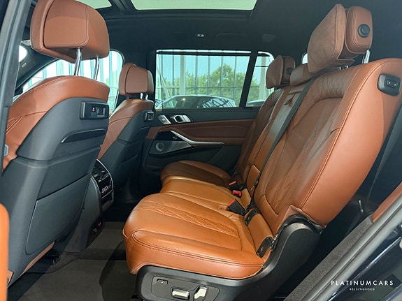 BMW X7 7 of 24