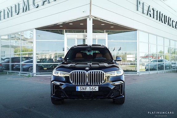 BMW X7 3 of 24
