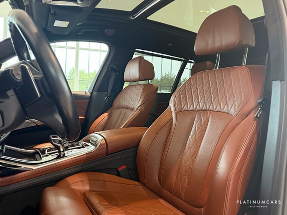 BMW X7 8 of 24