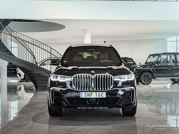 BMW X7 3 of 24