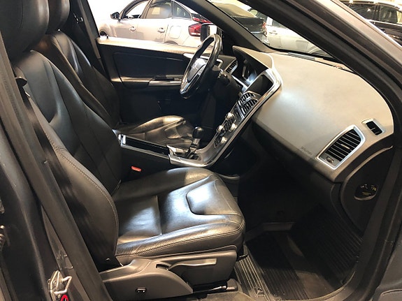 Volvo XC60 5 of 5