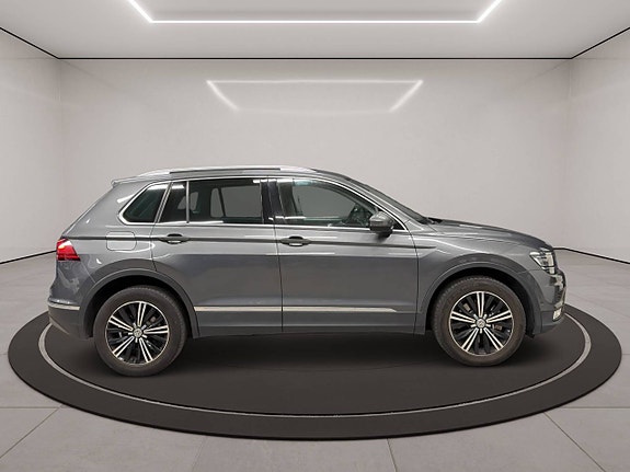 Volkswagen Tiguan 8 of 29