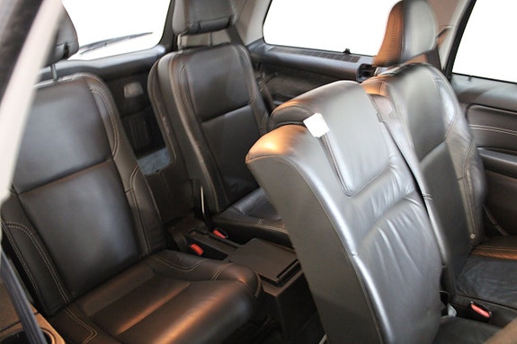 Volvo XC90 7 of 11