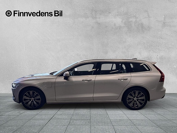 Volvo V60 2 of 5
