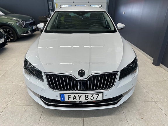 Skoda Superb 3 of 5