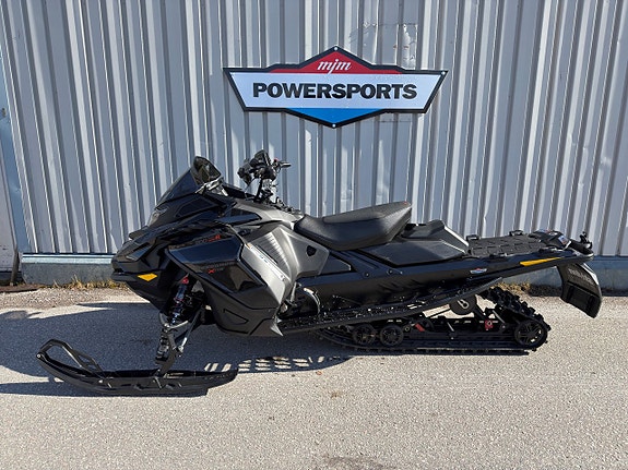 Ski-Doo Renegade XRS 900 Ace Turbo R Moms!
