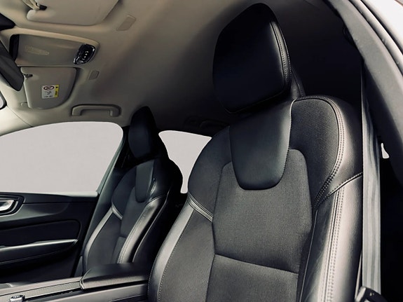 Volvo XC60 13 of 26