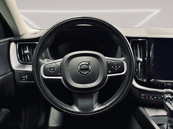 Volvo XC60 17 of 26