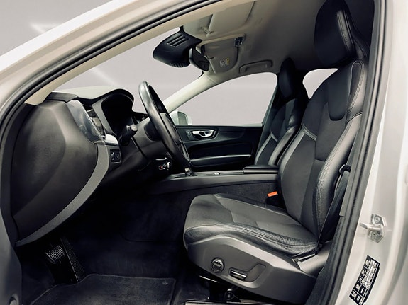 Volvo XC60 12 of 26