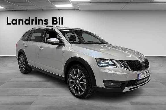 Skoda Octavia Scout 3 of 5