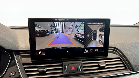 Audi Q5 9 of 17