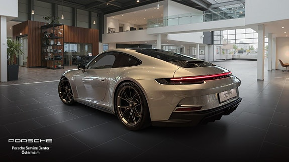 Porsche 911 2 of 5