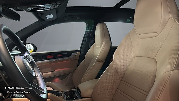 Porsche Cayenne 5 of 5