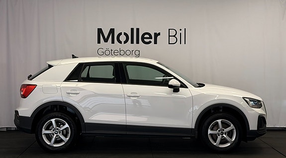 Audi Q2 2 of 5