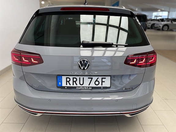 Volkswagen Passat 5 of 5