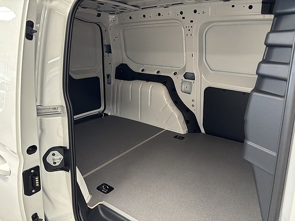 Volkswagen Caddy 4 of 5