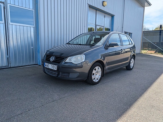 Volkswagen Polo 2 of 5
