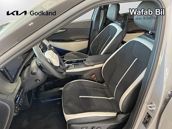 Kia EV6 8 of 19