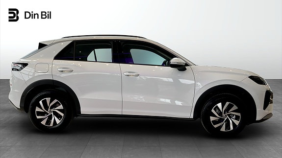 Volkswagen T-Roc 2 of 13