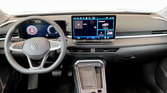 Volkswagen T-Roc 10 of 13