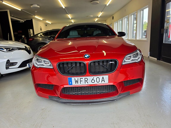 BMW M5 3 of 5