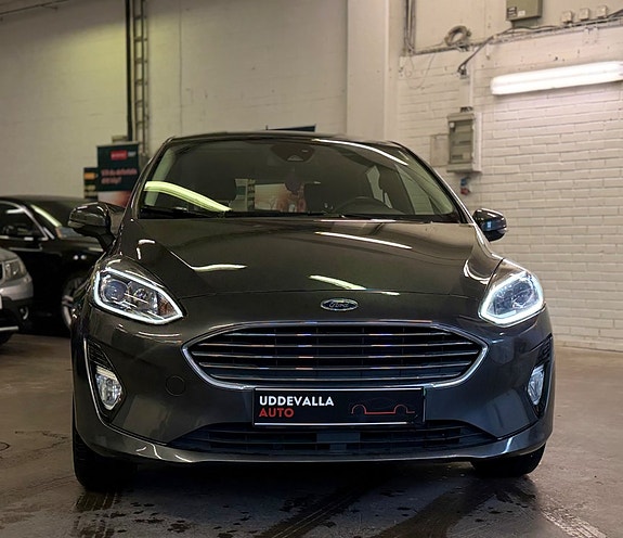 Ford Fiesta 2 of 5