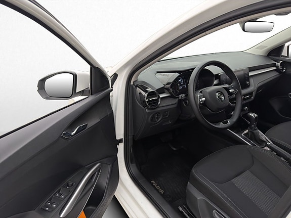 Skoda Fabia 8 of 30