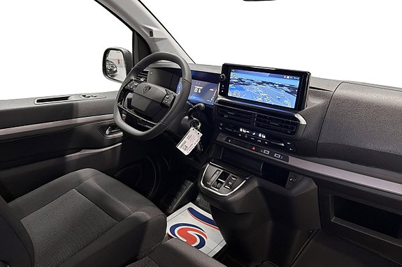Peugeot Traveller 12 of 18