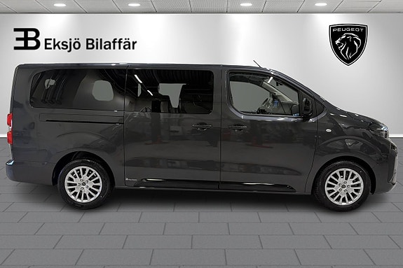 Peugeot Traveller 4 of 5