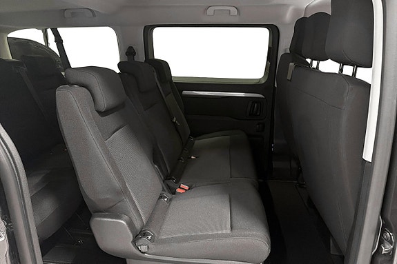Peugeot Traveller 13 of 18