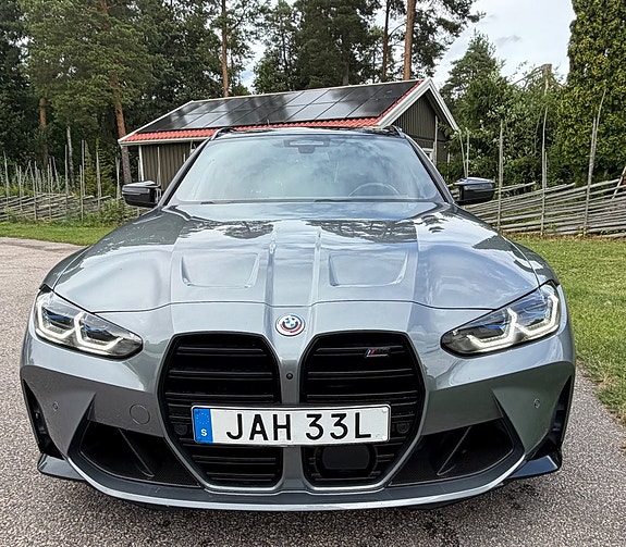 BMW M3 2 of 5
